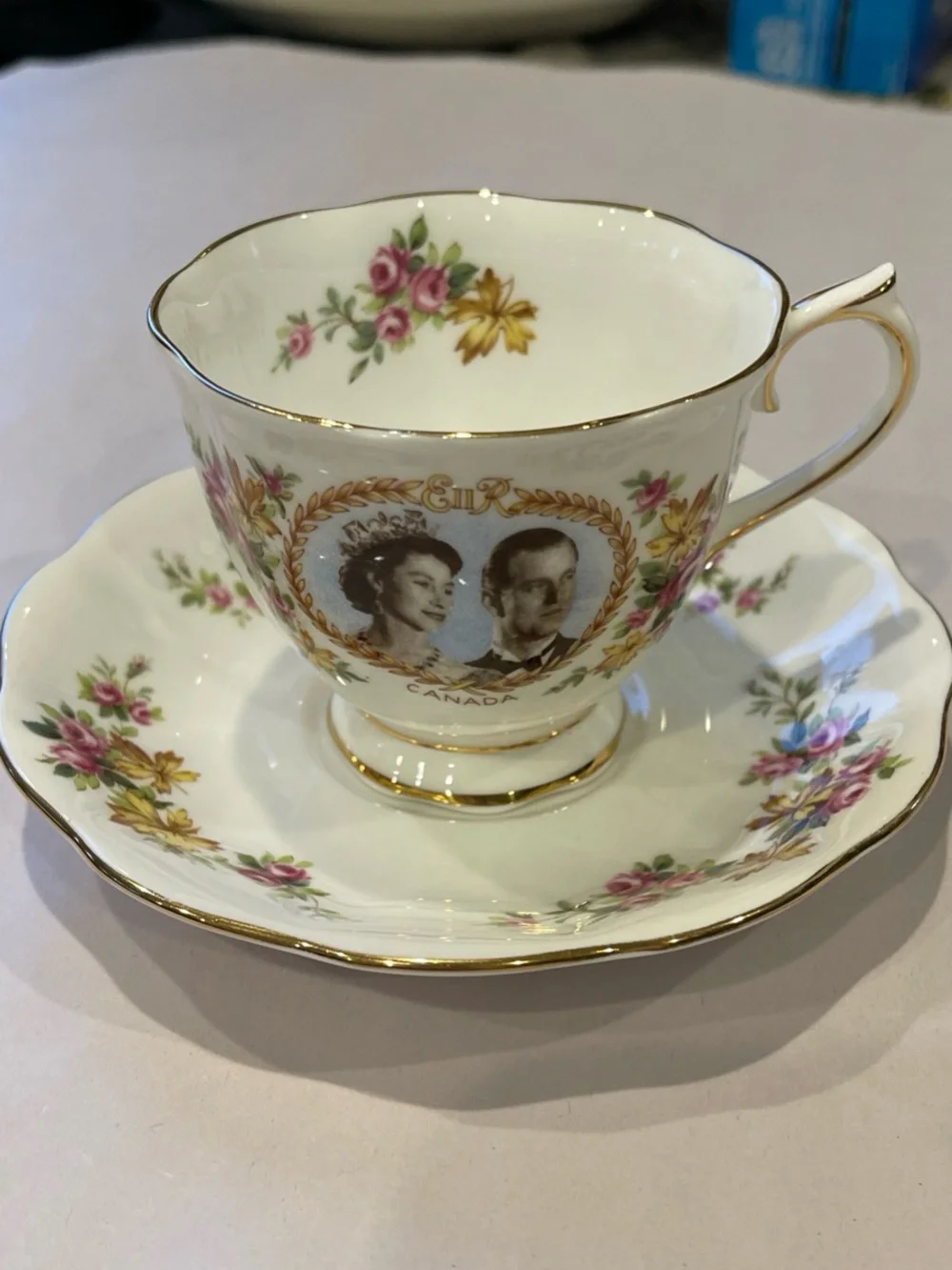 Royal Albert England Commemorative Royal Visit 1959 Canada Cup & Saucer Set